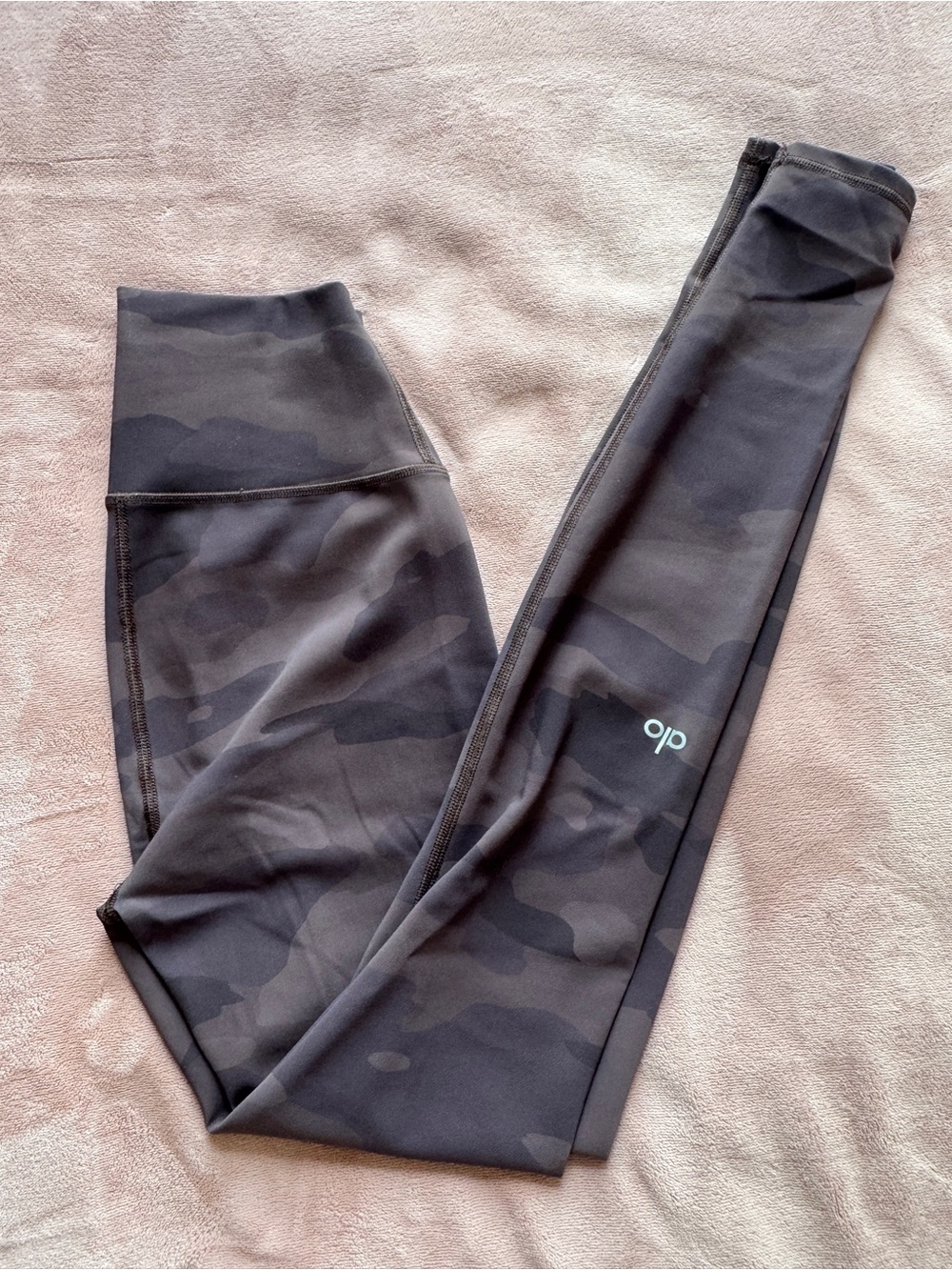 ALO Yoga Charcoal Camo High-Rise Leggings